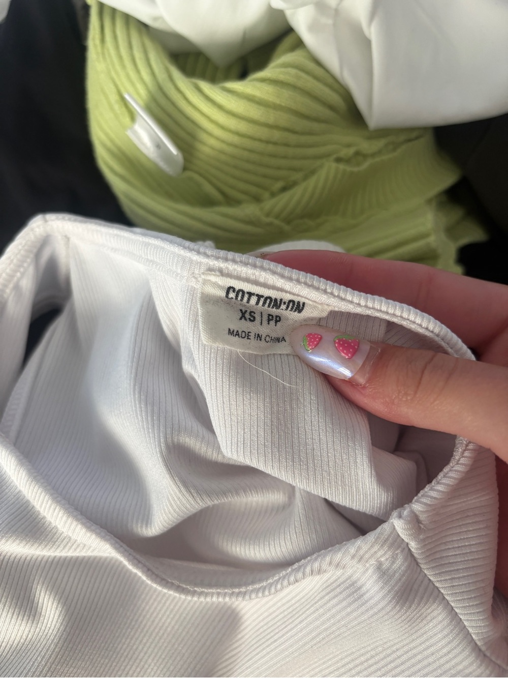Cotton On White Ruched Side Crop Tank - Picture 3 of 3